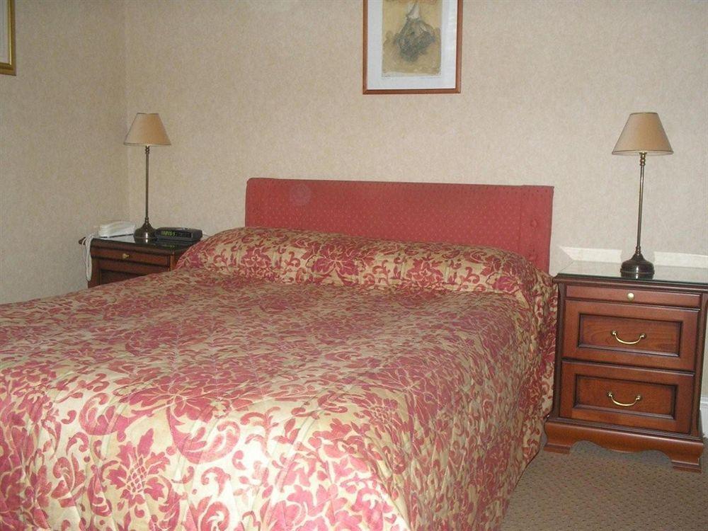 Cheshire Hospitality Ltd T\/A Lennox Lea Studios & Apartments เซล ภายนอก รูปภาพ