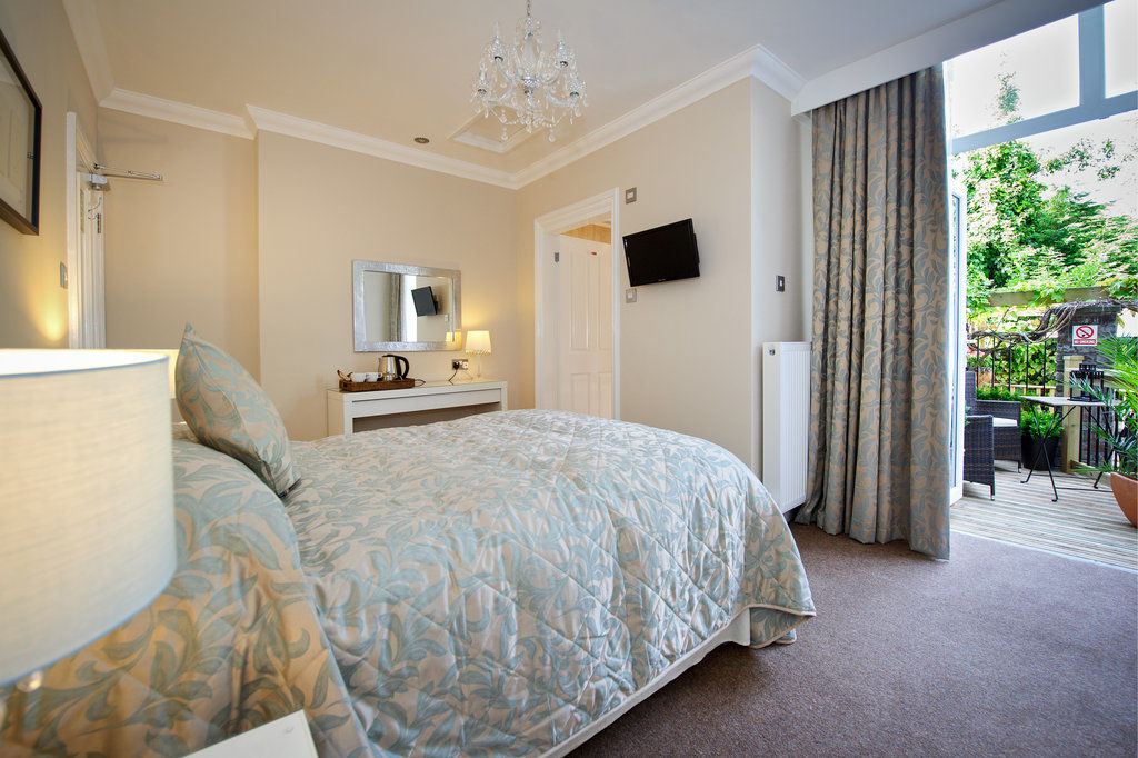 Cheshire Hospitality Ltd T\/A Lennox Lea Studios & Apartments เซล ภายนอก รูปภาพ