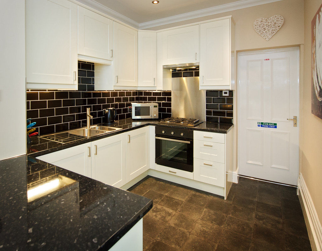 Cheshire Hospitality Ltd T\/A Lennox Lea Studios & Apartments เซล ภายนอก รูปภาพ