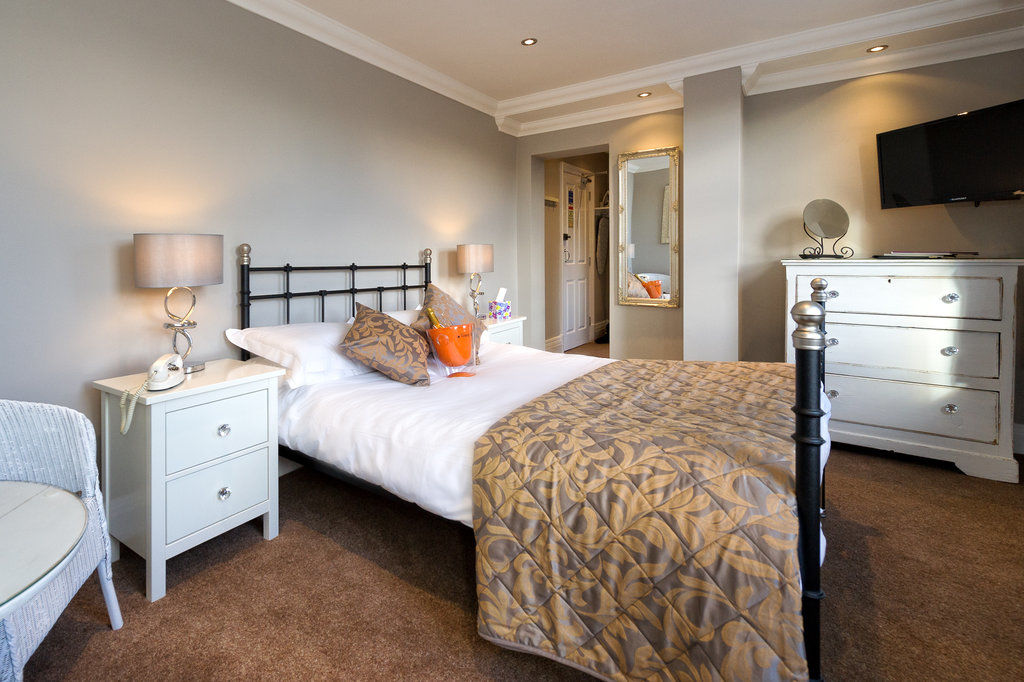 Cheshire Hospitality Ltd T\/A Lennox Lea Studios & Apartments เซล ภายนอก รูปภาพ