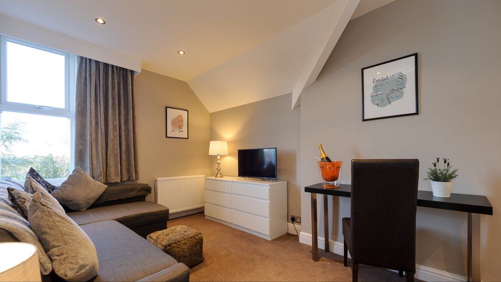 Cheshire Hospitality Ltd T\/A Lennox Lea Studios & Apartments เซล ภายนอก รูปภาพ