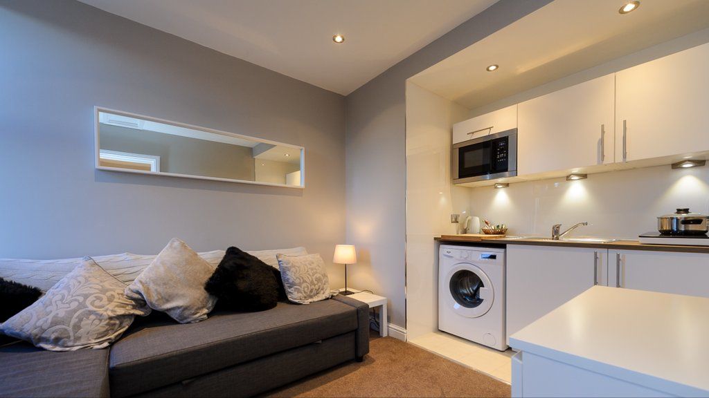 Cheshire Hospitality Ltd T\/A Lennox Lea Studios & Apartments เซล ภายนอก รูปภาพ